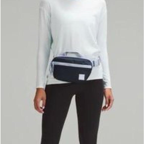 Lululemon all day essential belt bag 25 L navy blue - Picture 3 of 3